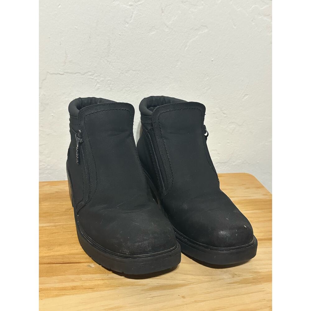 Woman's Totes Jill Boots - Size  7 Med - Weathered Footwear Ankle Boot Side Zip